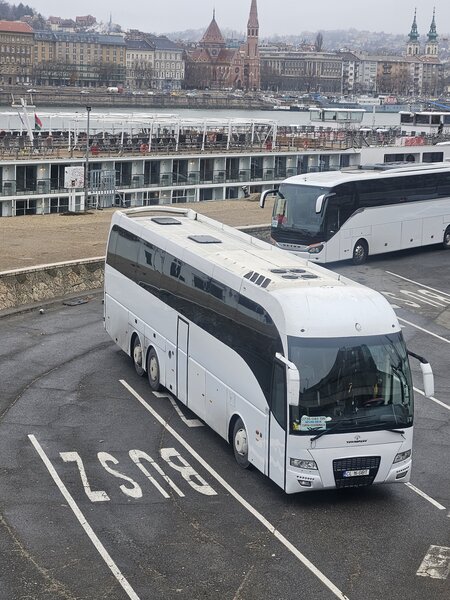 Inchirieri autocare 58 de locuri.